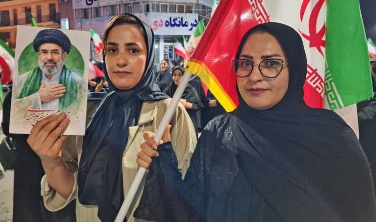 گچسارانی‌ها در خیابان‌ پاسخ ترامپ را دادند+ تصاویر