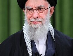 رهبر مظلوم شهید، برای ایران زیست و برای ایران جان داد