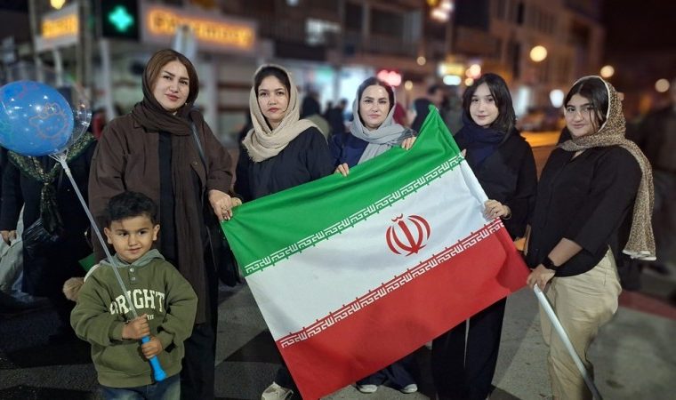 خروش شبانه گچسارانی ها در شب سیودوم+ تصاویر خروش شبانه گچسارانی ها در شب سیودوم+ تصاویر