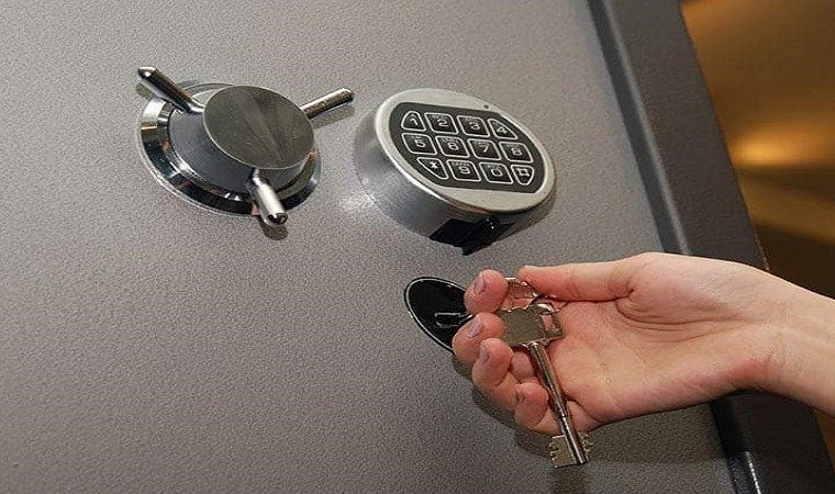 گاوصندوق دیجیتال یا مکانیکی؟ کدام گزینه امنیت بیشتری دارد؟