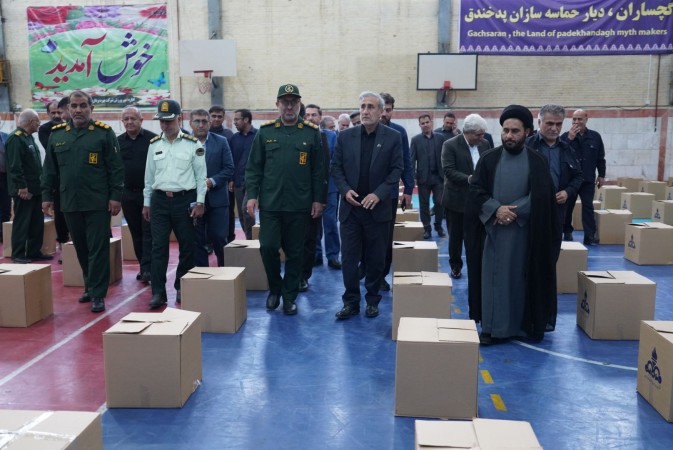 دستان مهربان نفت به یاری خانواده‌های نیازمند آمد+ تصاویر